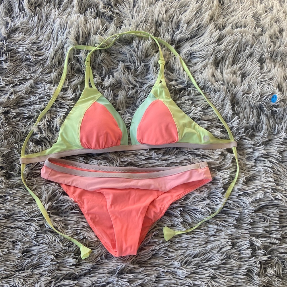 Lululemon tie back bikini
